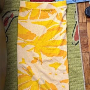 NWT Zara Mustard and Gold Skirt size m